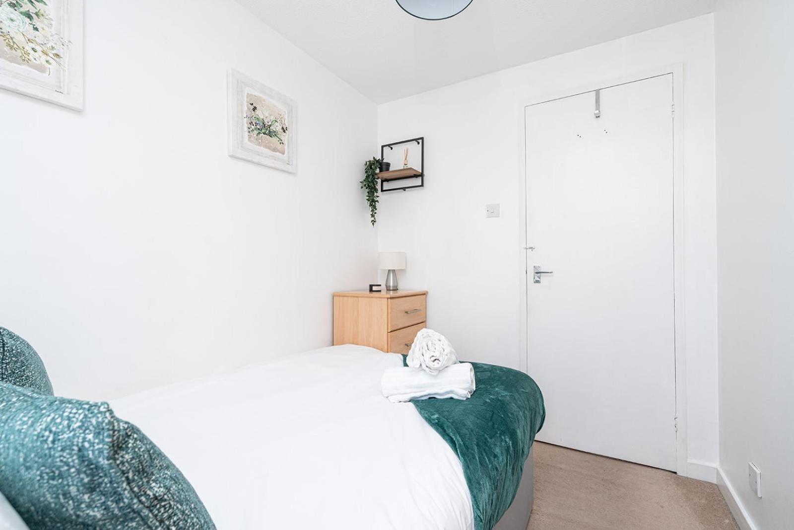 Appartamento Perfect In Canada Water With Parking Londra